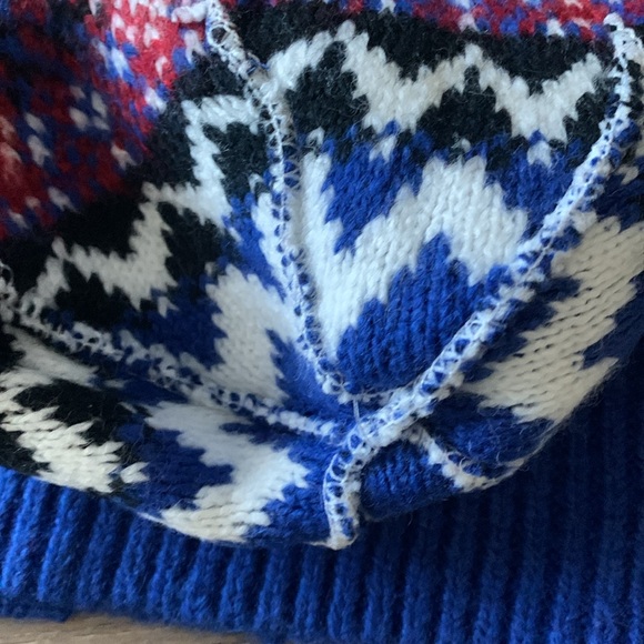 BUNDLE: Old Navy Unisex Fair Isle Beanie & Scarf Bundle - Picture 13 of 17